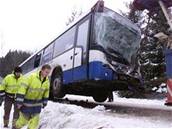 Nehoda autobusu a nákladního auta