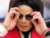 Michael Jackson jde k soudu