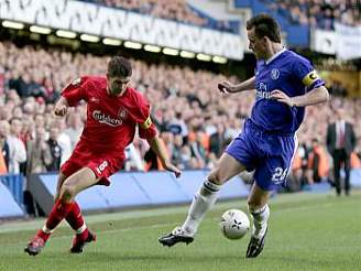 Chelsea - Liverpool: souboj Terryho s Gerrardem