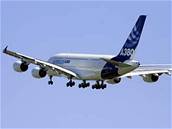 Výroba obích Airbus A380 se zdrí o 6 a 8 msíc.