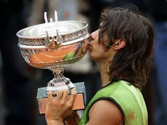 Rafael Nadal s pohárem