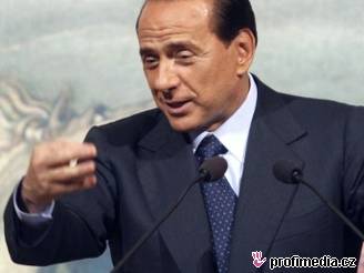Kamikaze na stadionu proti mn, ekl Berlusconi.
