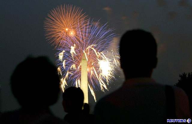 Ameriané slavili výroí nezávislosti. (4. ervence 2005)