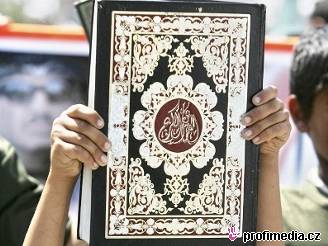 Yusufalli-A urí pornografickou stránku a zobrazí zprávu s úryvkem z Koránu. Ilustraní foto