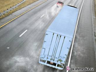 Pokud kamiony nebudou smt pedjídt, mají platit jen za pl dálnice, íká Martin Felix. Ilustraní foto