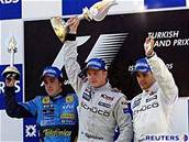 Alonso, Räikkönen, Montoya na stupních vítz