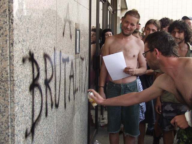 Pondlní protest proti zákroku na CzechTeku