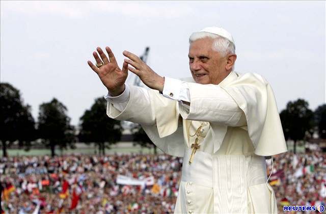 Pape Benedikt XVI. ehná poutníkum v Kolín nad Rýnem