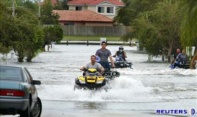 Hurikán Katrina postihne podle pojioven i esko - vyími cenami.