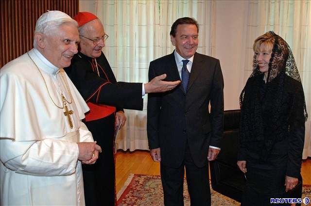 Pape Benedikt XVI. a Gerhard Schröder