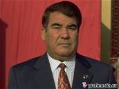 Kdy� zpívat, tak po�ádn�, �ekl si Turkmenba�i.