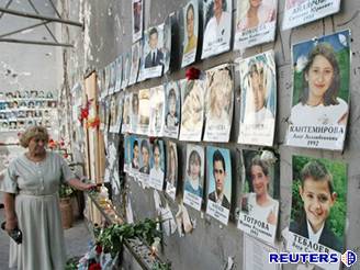 Beslan rok poté -portréty dtí, které zahynuly pi masakru ve kole