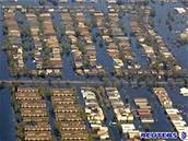 Zaplavené domy v New Orleans po hurikánu Katrine