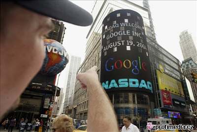 Primární emise akcií Googlu loni v srpnu