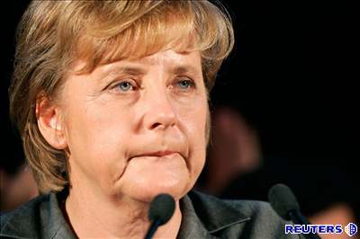 Tlak na Merkelovou uvnit CDU narstá.