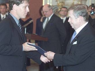 Jmenovn ministrem vnitra - 2002