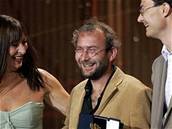 eský reisér Bohdan Sláma na Mezinárodním festivalu ve panlském San Sebastiánu získal se svým filmem tstí hlavní cenu Zlatou muli. 