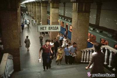 Cestující v moskevském metru se mohou tit na uniformované revizory