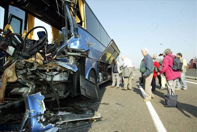Nehoda nmeckého autobusu na D1