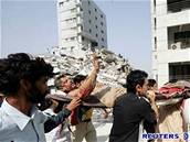 V Islamabádu se zítila výková budova