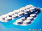Výrobci drog podle policie zneuívají bné léky proti nachlazení a bolestem.