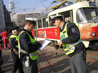 Pi srce tramvaj se lehce zranili dva lid.