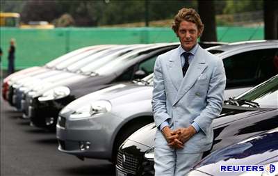Lapo Elkann - vnuk dlouholetého prezidenta italské automobilky Fiat Giovanniho...