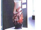 Neznámý pachatel ukradl vzácnou vázu z libereckého muzea.