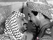 Saddám Husajn a Jásir Arafat v roce 1980