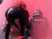 Policie nacviovala zásah proti extremistm