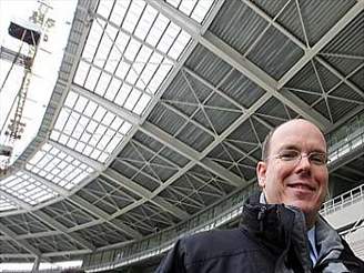 Monacký kníe Albert II na olympijském stadionu