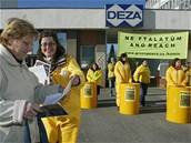 Greenpeace ped firmou Deza.