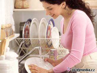 Bné prostedky nádobí umyjí stejn dobe jako ekologické.