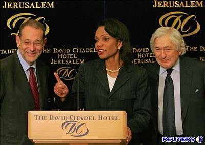 Condoleeza Riceová oznamuje dohodu o otevení hranic mezi Gazou a Izraelem
