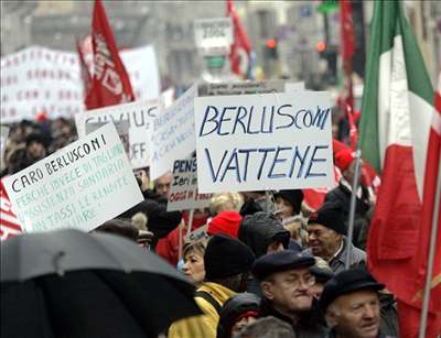 Proti pravicové vlád demonstrovaly tisíce lidí i v Milán