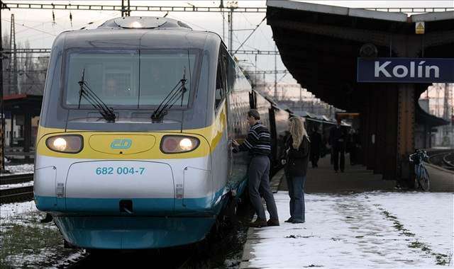 Pendolino na olomouckém nádraí pi jedné z prvních jízd do Ostravy.