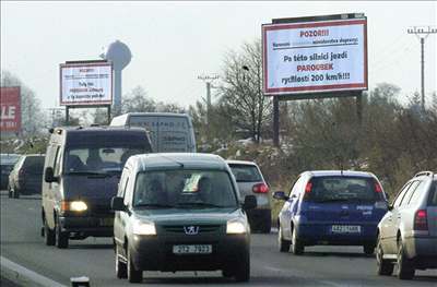 Politické strany ke svému boji stále astji vyuívají billboardy.