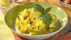 Tagliatelle s bazalkou a citronem