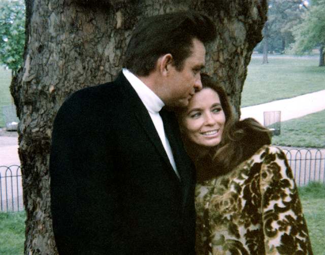 Johnny Cash s June Carterovou