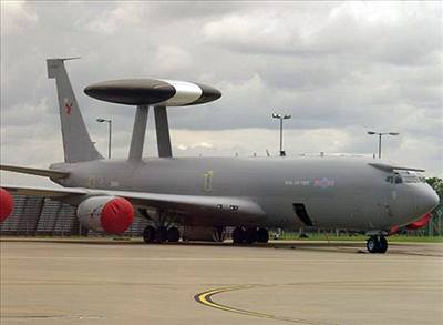 Letoun vasné výstrahy AWACS E-3D na základn ve Waddingtonu.