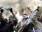 Proti karikaturám se zvedla vlna odporu v muslimských zemích - demonstrace Libanonc 5. února 2006.