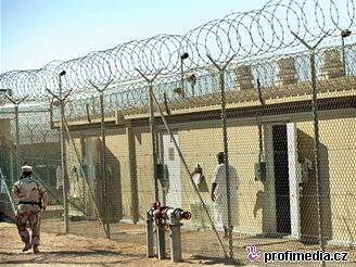 Nkteí vzni tráví za plotem guantánamského vzení u pátý rok. Ilustraní foto.