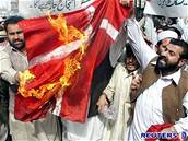 Na zaátlku roku 2006 pákistánci protestovali proti dánským karikaturám Mohameda