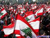 Bejrútské námstí Muedník zaplnily statisíce lidí.