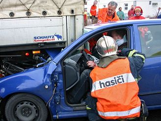 Nehoda fabie a kamionu zkomplikovala u Prhonic provoz na dlnici D1