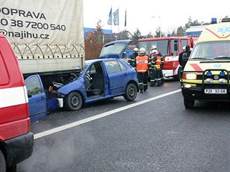 Nehoda fabie a kamionu zkomplikovala u Prhonic provoz na dlnici D1