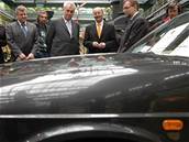 Milo� Zeman a Tatra 700 - "�eský politik má jezdit v �eských autech, nebo...