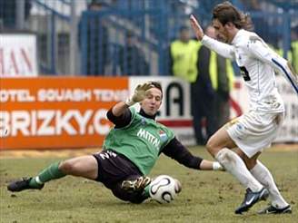 Liberec - Ostrava 1:0, zleva Raka a Holenda