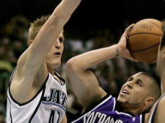 Utah - Sacramento: Kirilenko a Bibby