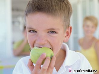 Dít�, sva�ina, jídlo, zdraví  - ilustra�ní foto
